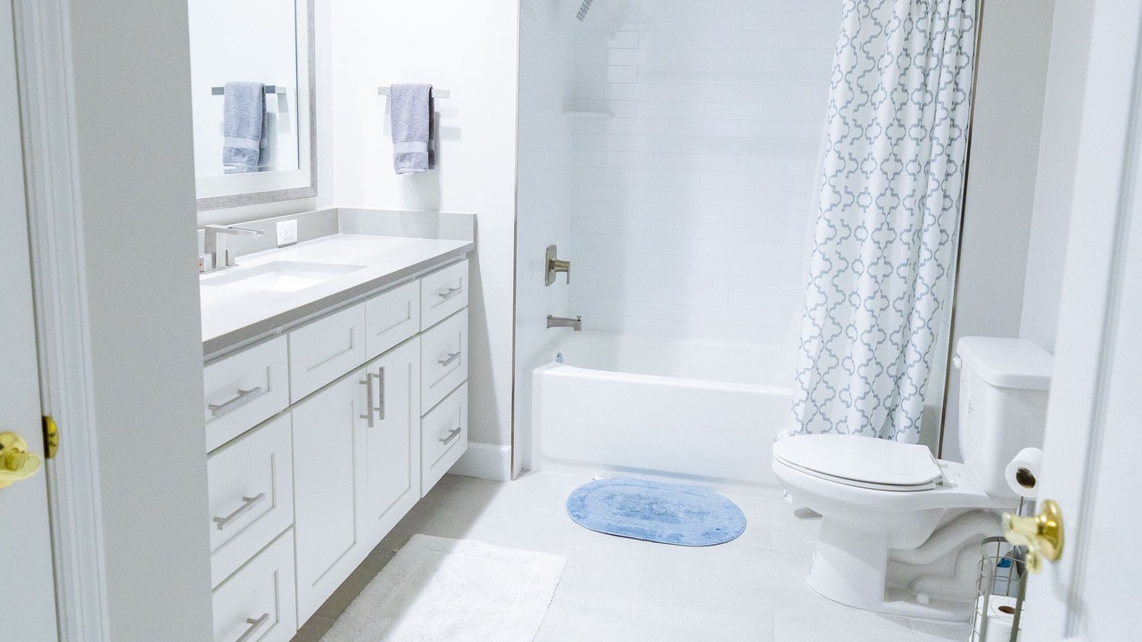 Photo of Bathroom in Crystal Shores