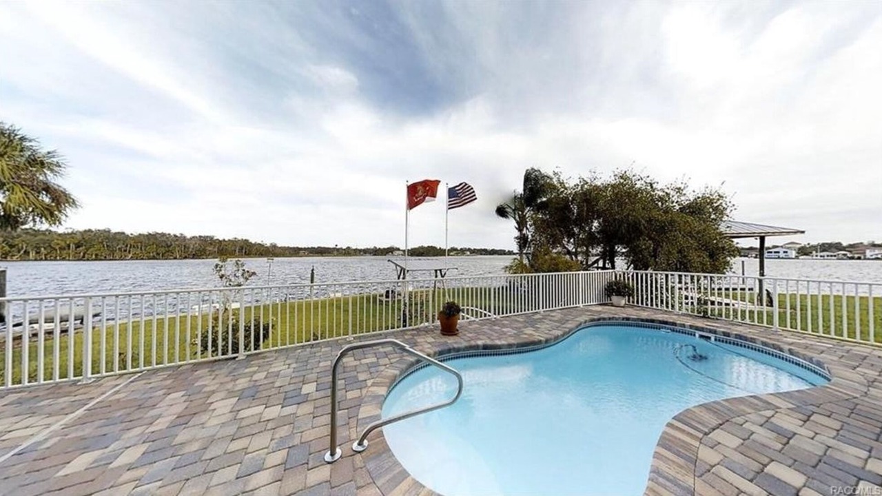 Photo of Outdoor in Crystal Shores