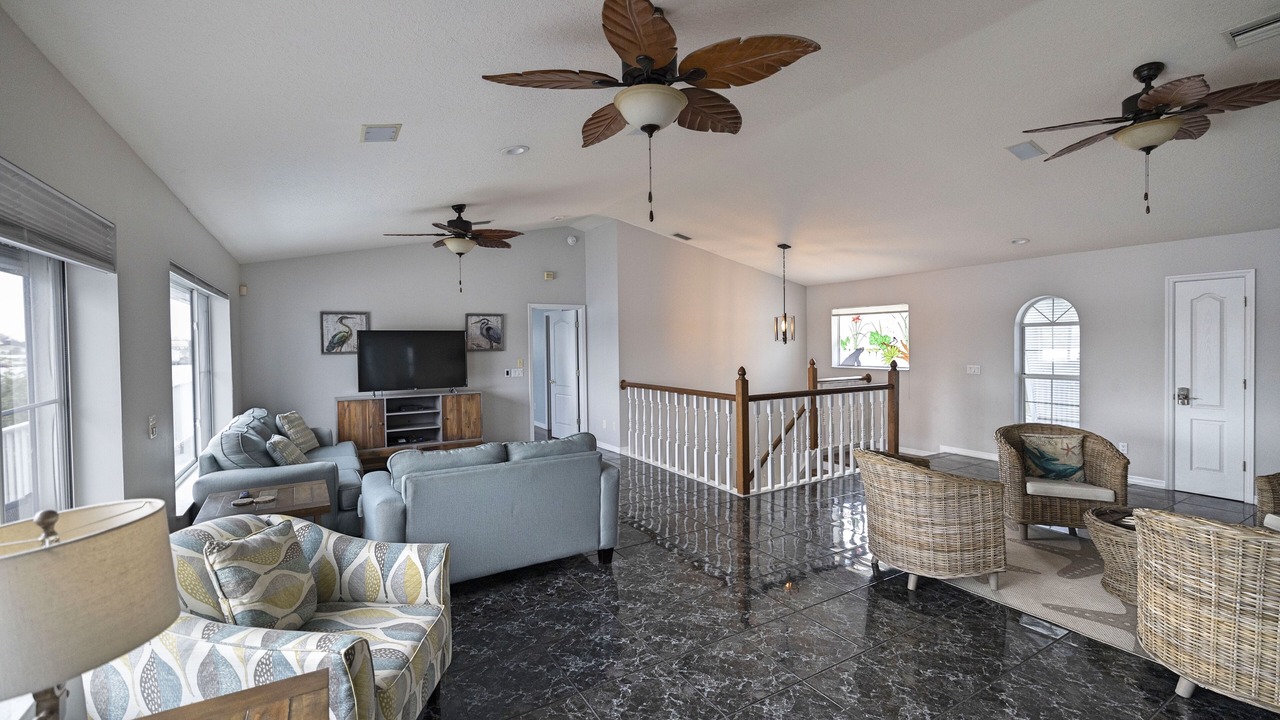 Photo of Livingroom in Crystal Shores