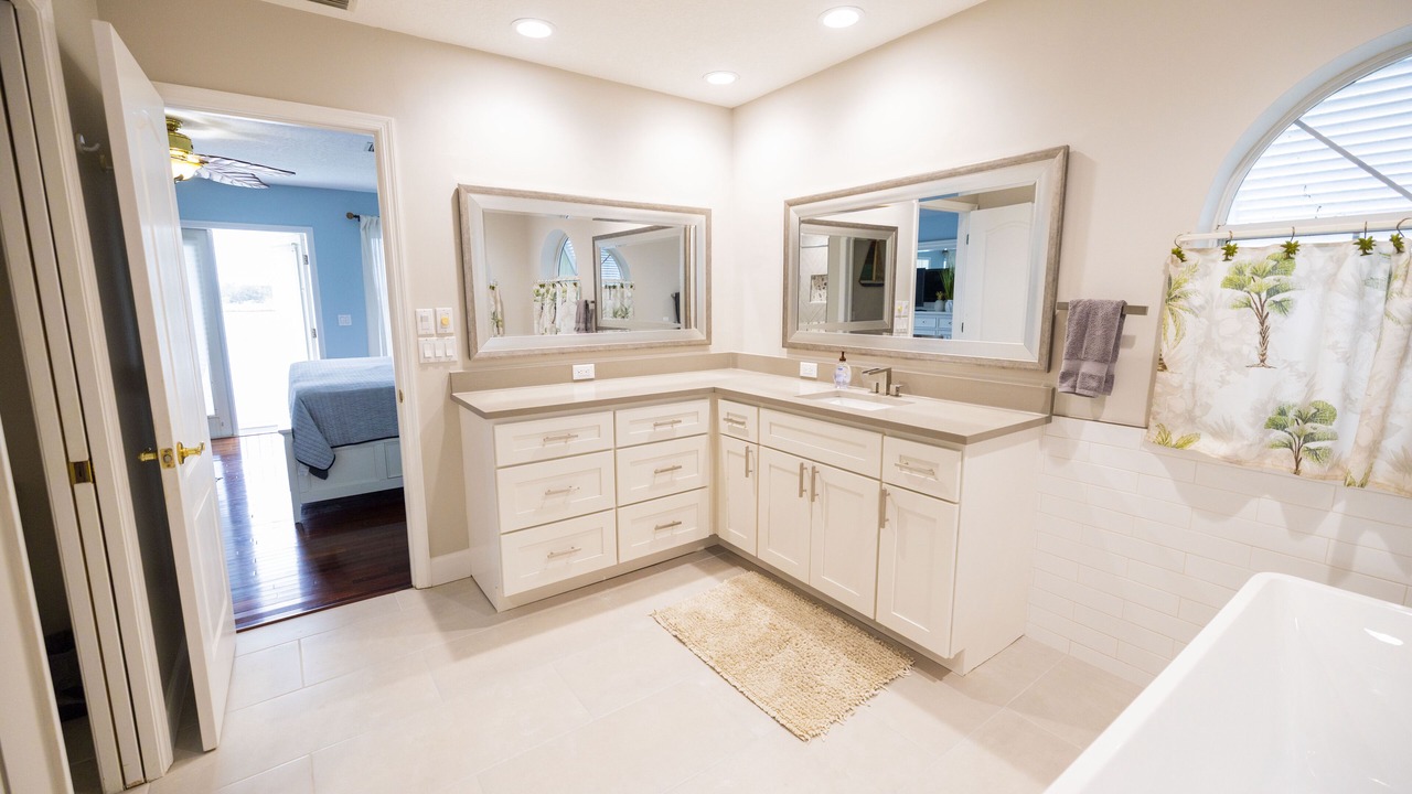 Photo of Bathroom in Crystal Shores