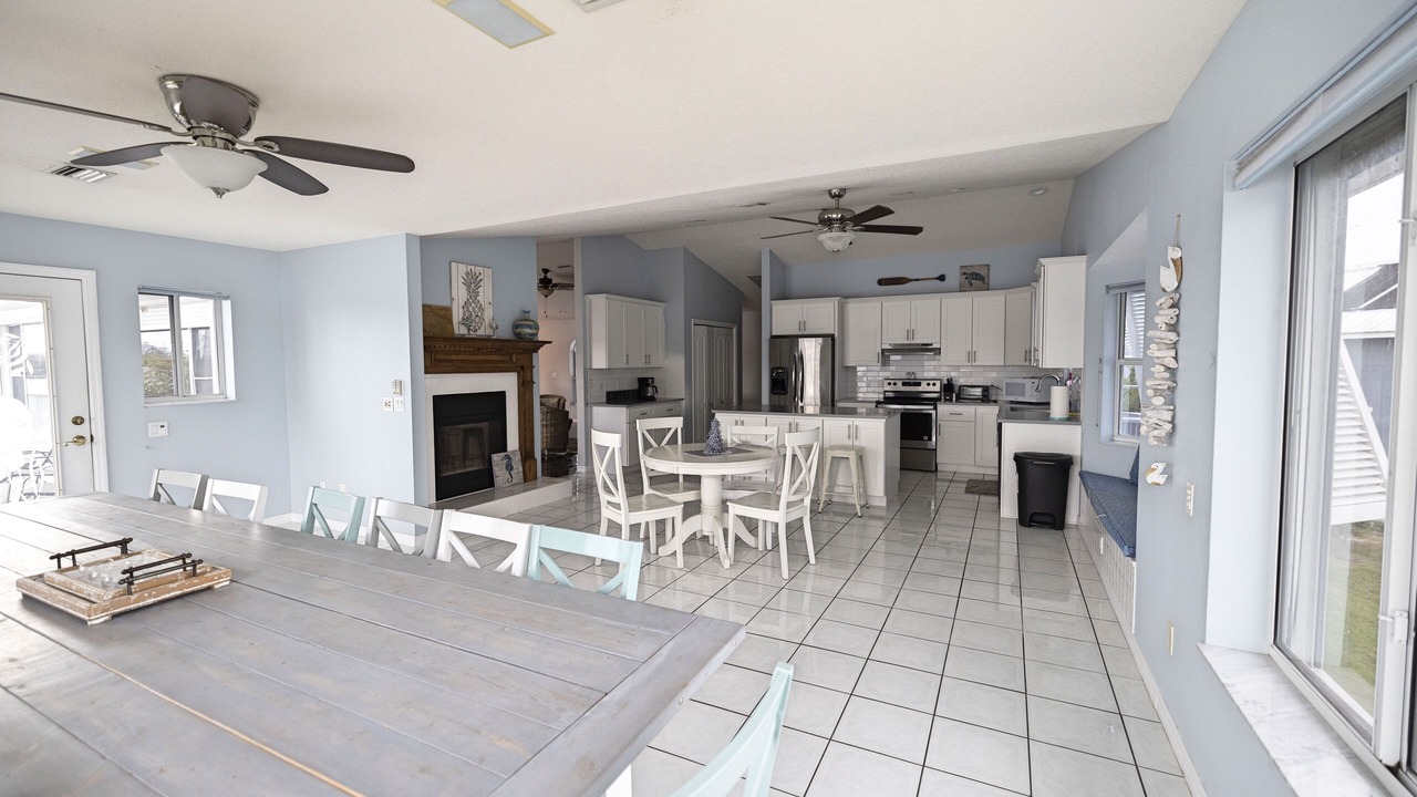 Photo of Bedroom in Crystal Shores