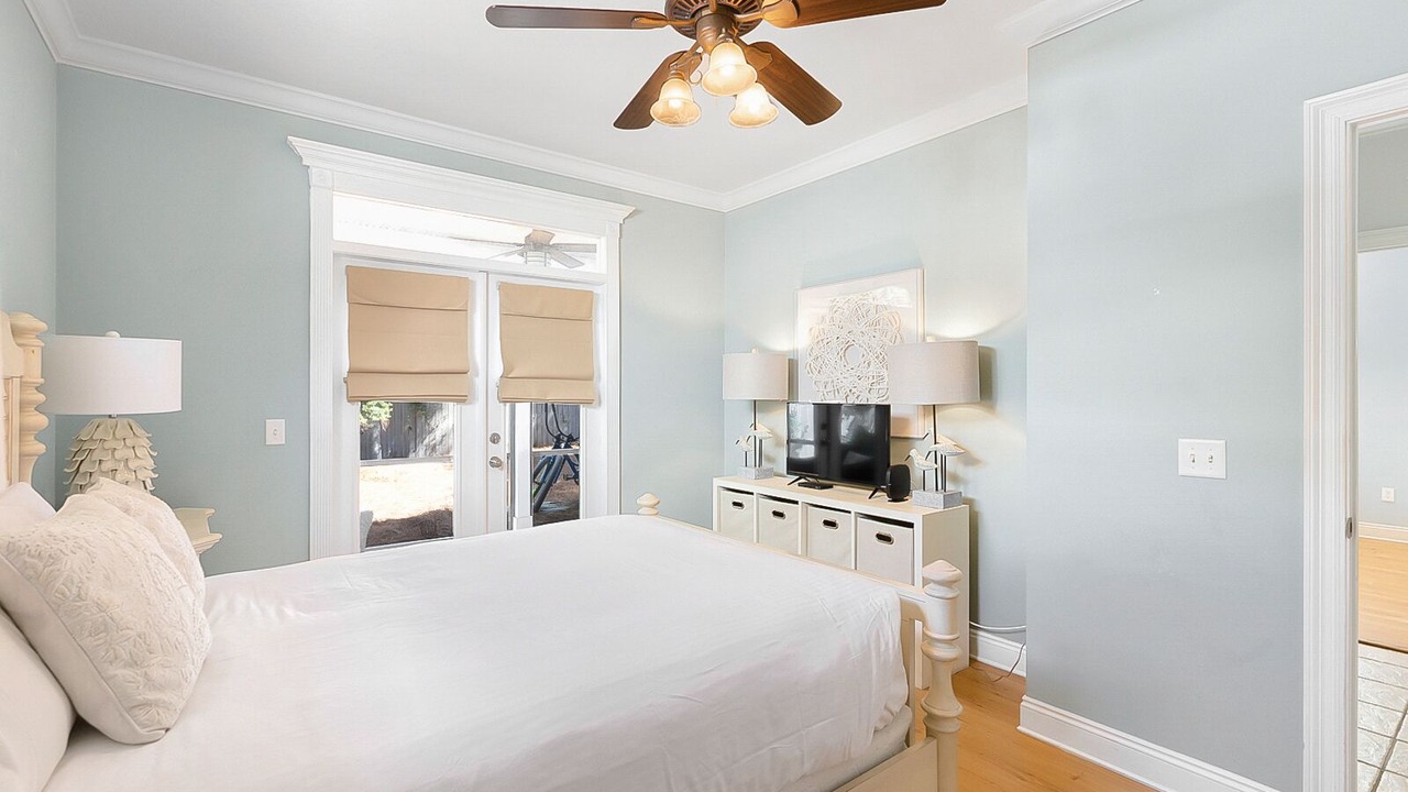 Photo of Bedroom in White's Gulfview