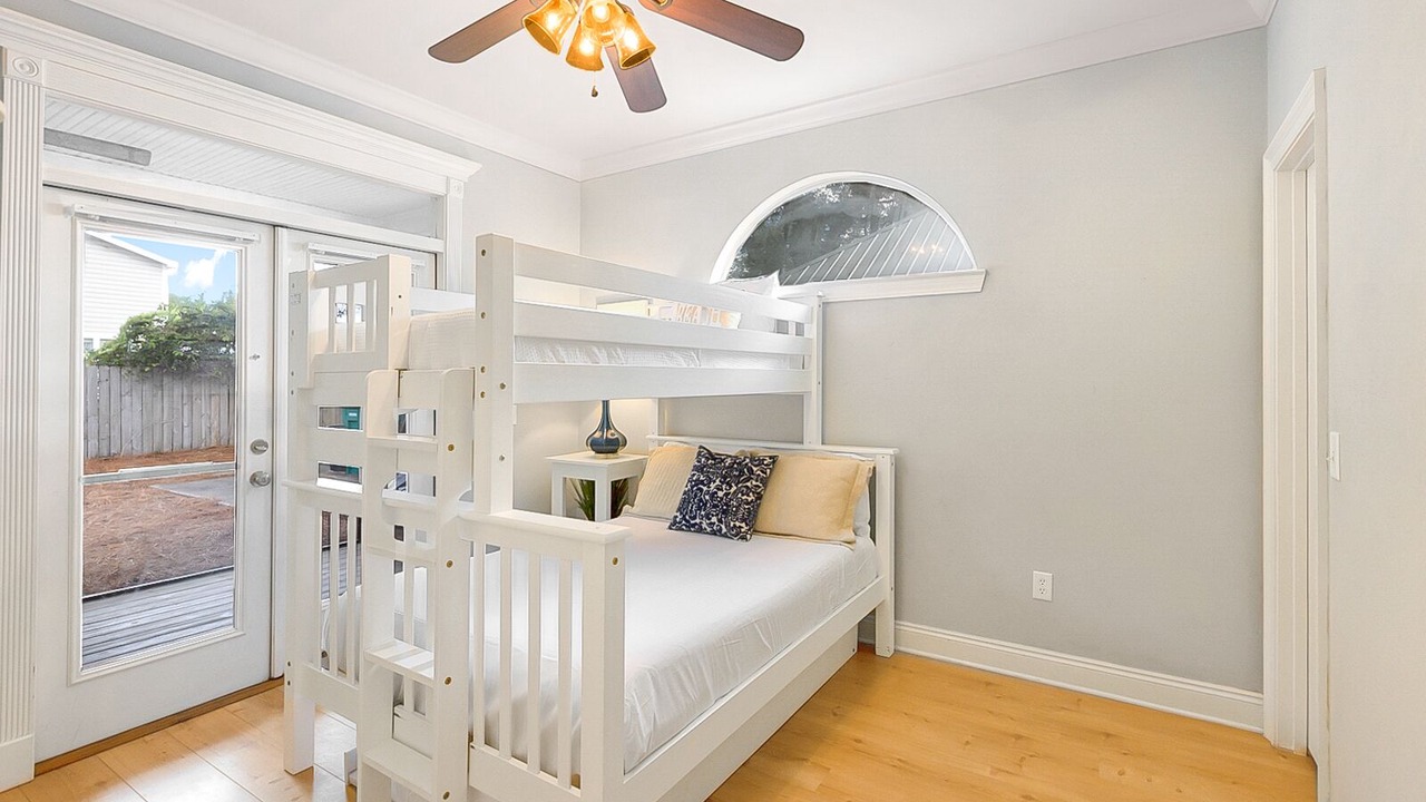 Photo of Bedroom in White's Gulfview