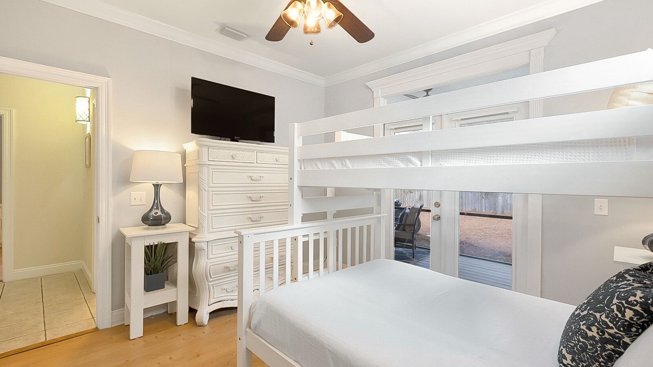 Photo of Bedroom in White's Gulfview