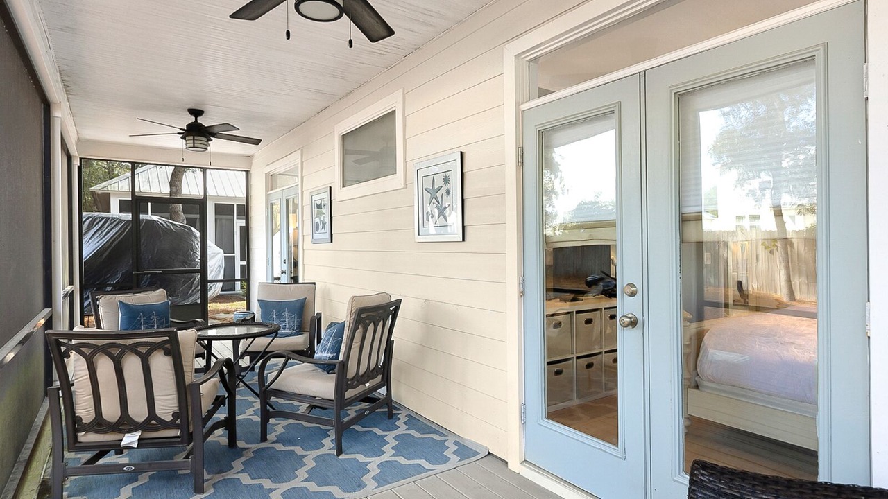 Photo of Outdoor in White's Gulfview
