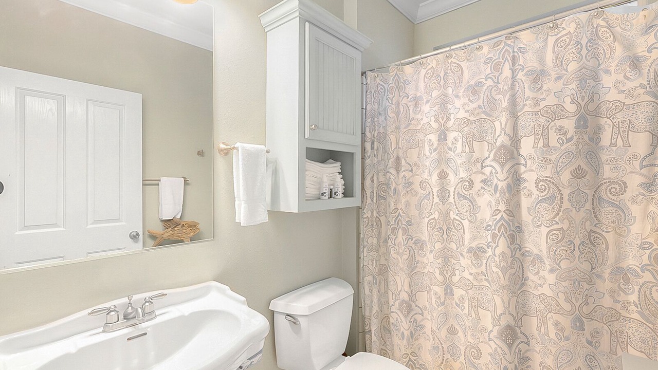 Photo of Bathroom in White's Gulfview