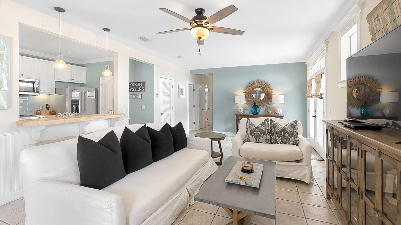 Photo of Livingroom in White's Gulfview