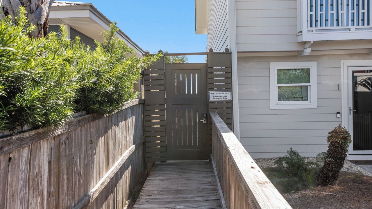 Photo of Outdoor in White's Gulfview