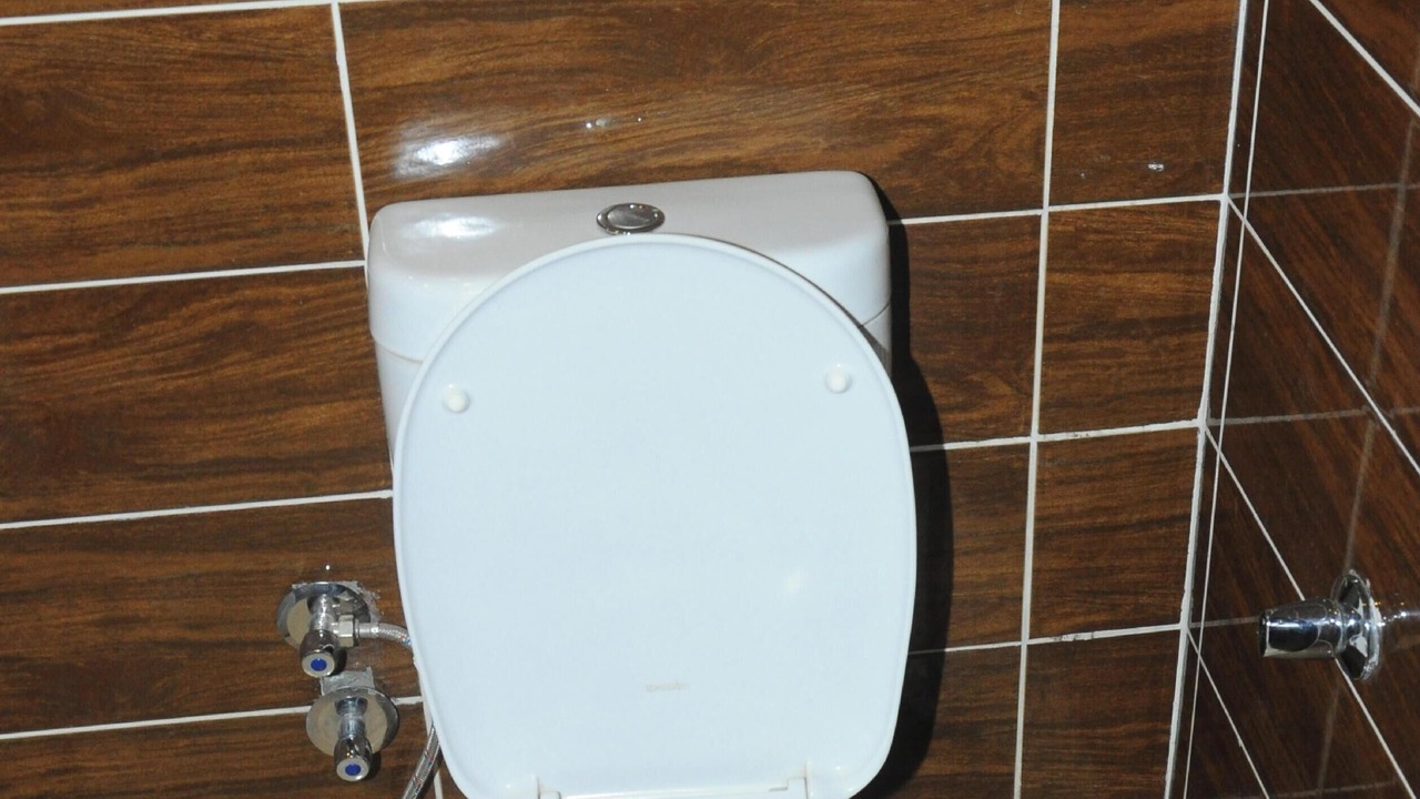 Photo of Bathroom in Corniche Road-Dahar