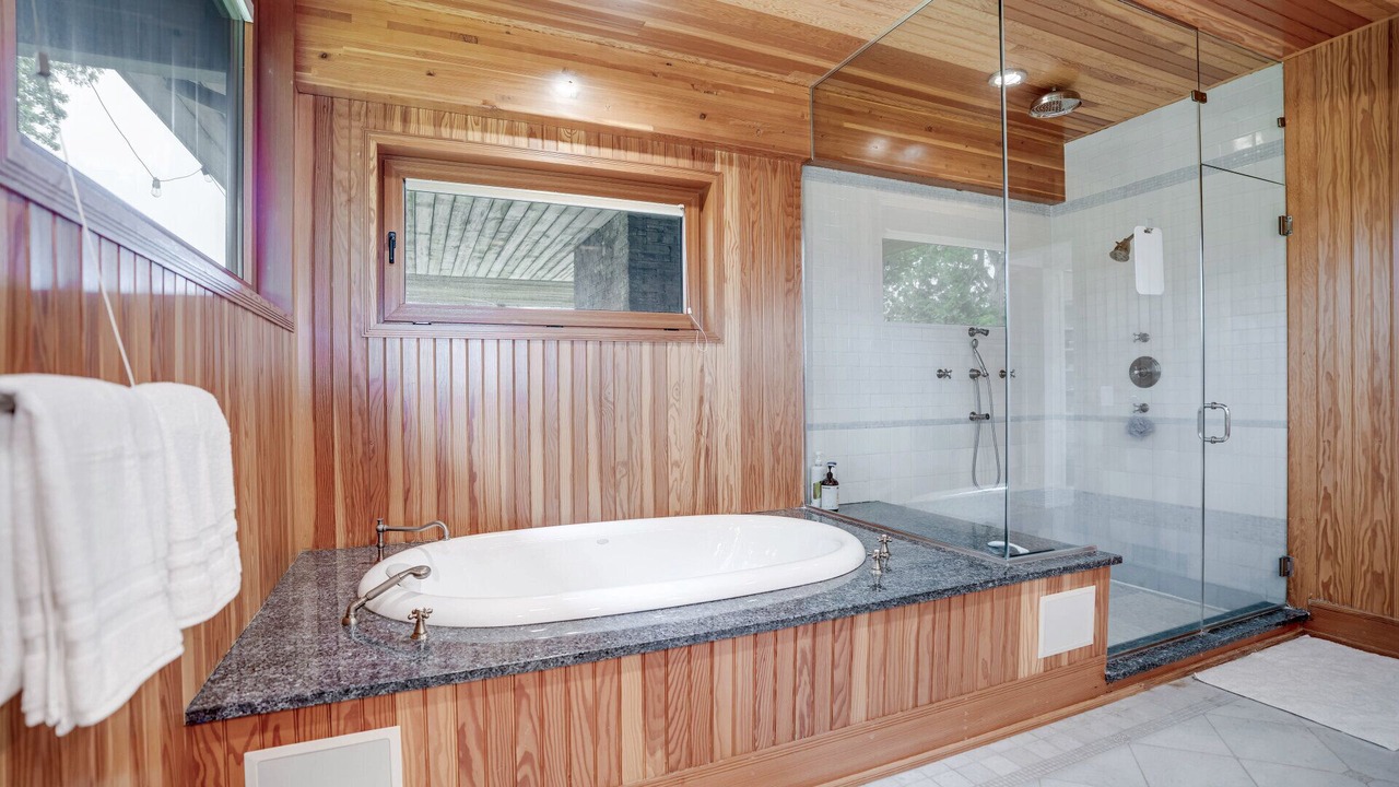 Photo of Bathroom in Clearwater Beach