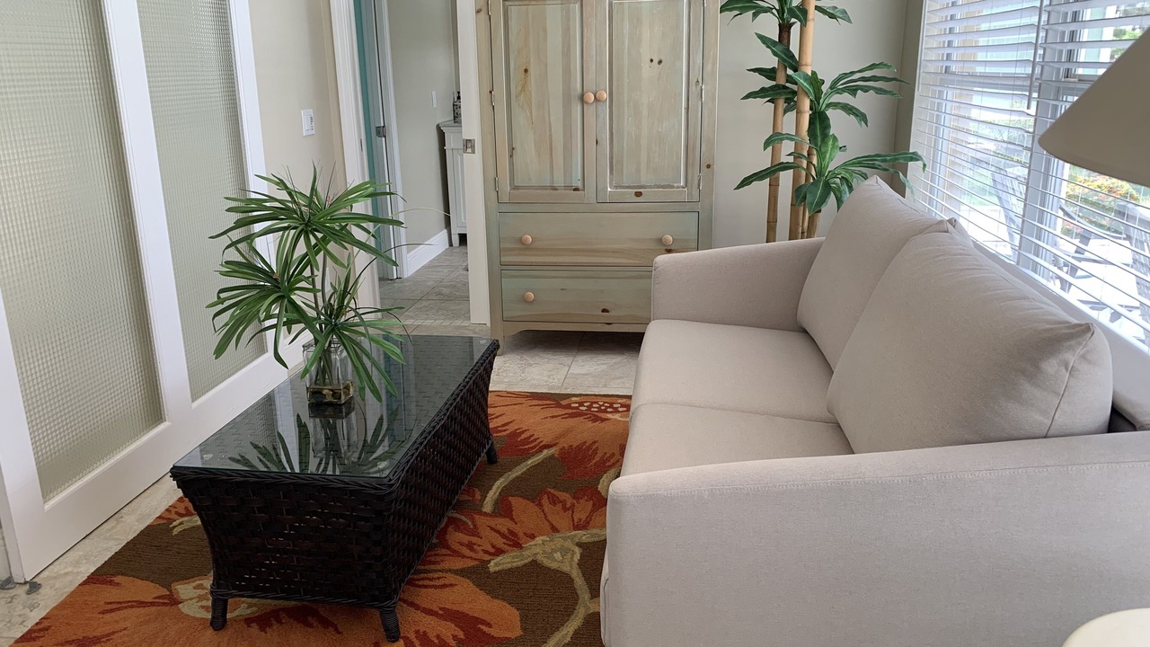 Photo of Livingroom in Yacht Club