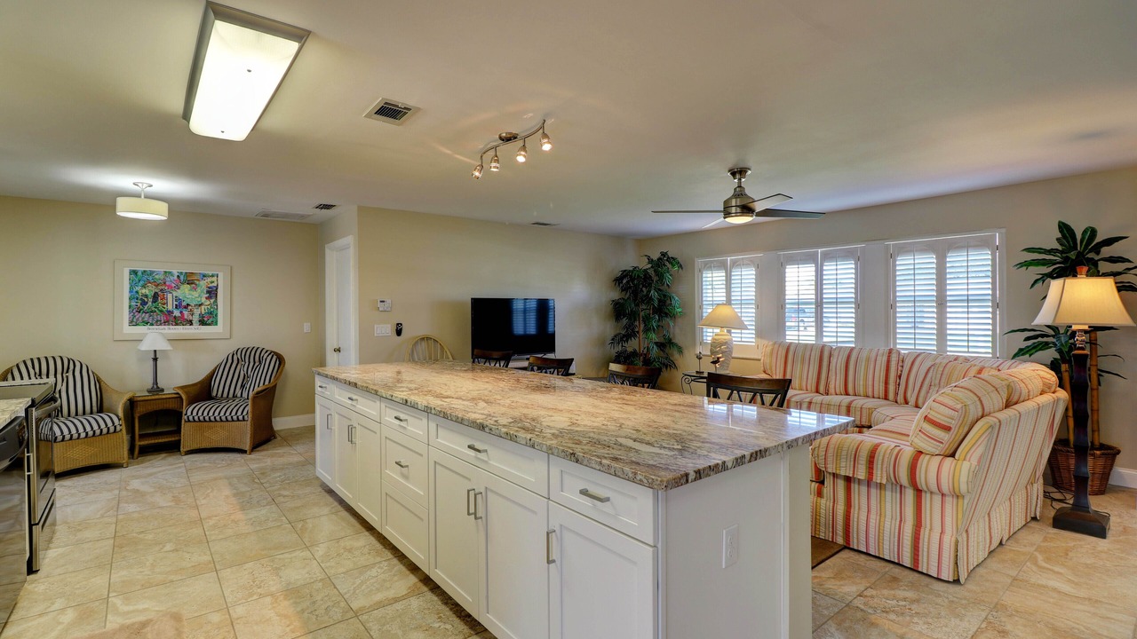 Photo of Livingroom in Yacht Club