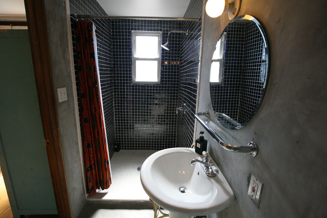 Photo of Bathroom in East Harlem