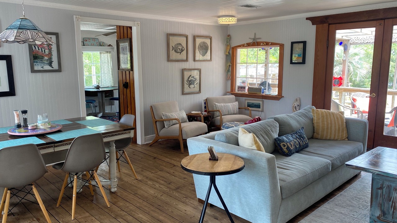 Photo of Livingroom in Alligator Point