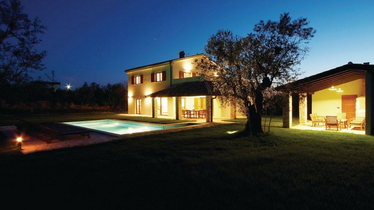 Photo of Outdoor in Peroj