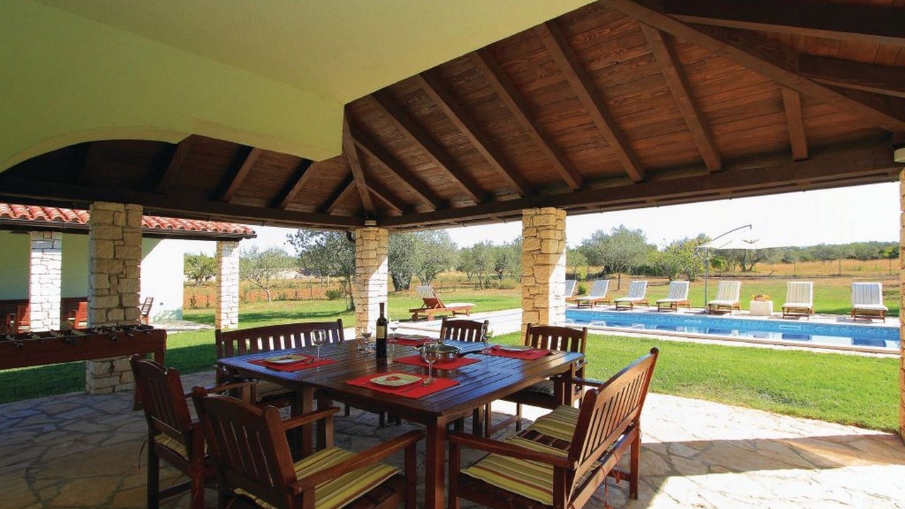 Photo of Outdoor in Peroj
