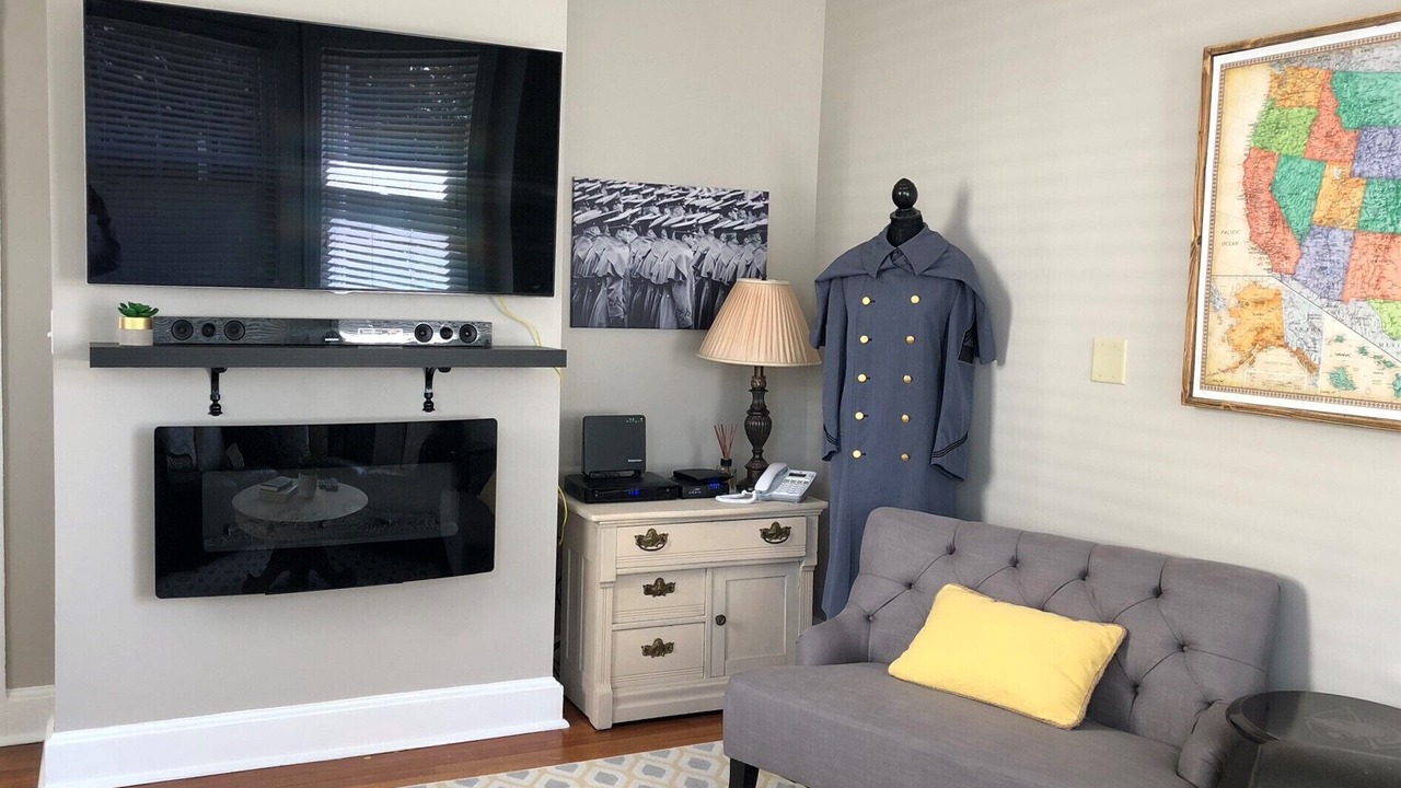 Photo of Livingroom in Highland Falls