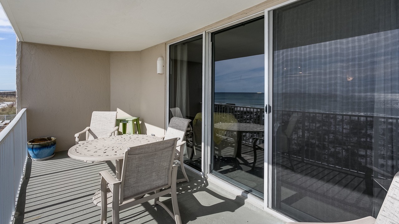 Photo of Patio Balcony in White Sands