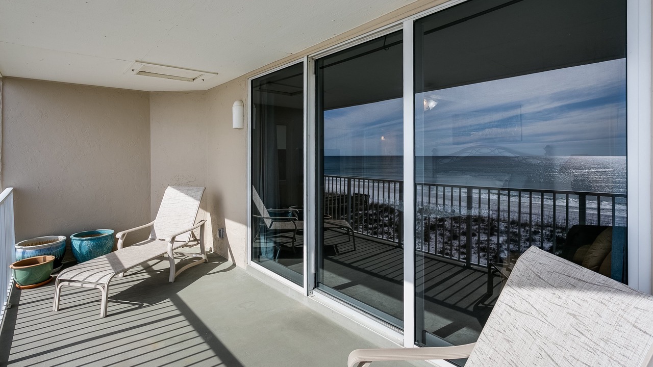 Photo of Patio Balcony in White Sands