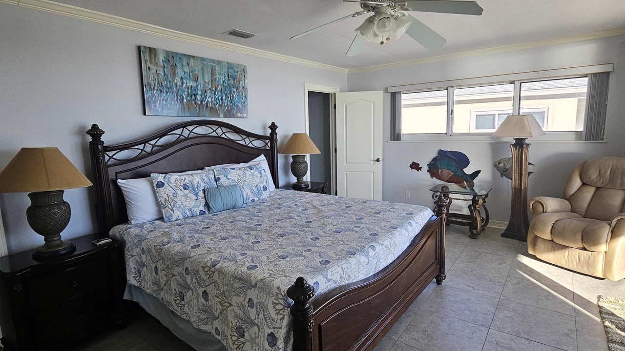 Photo of Bedroom in White Sands