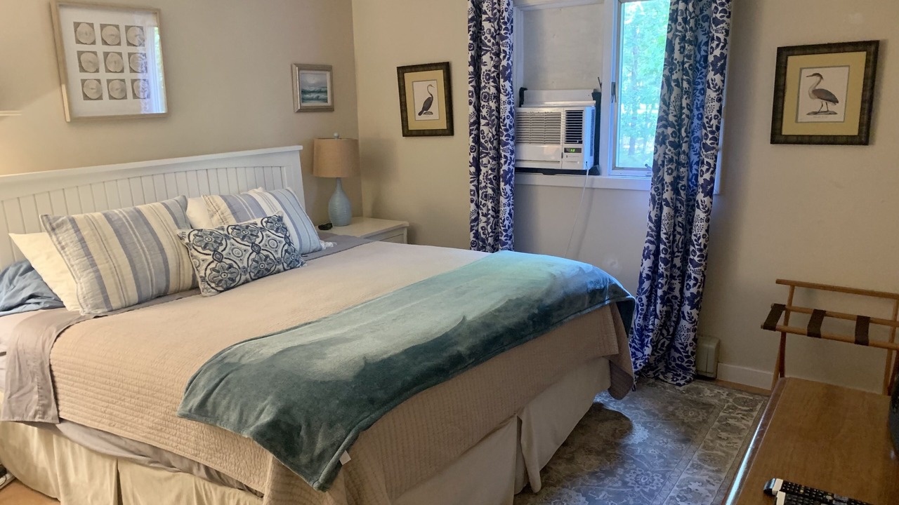 Photo of Bedroom in Lagoon Heights