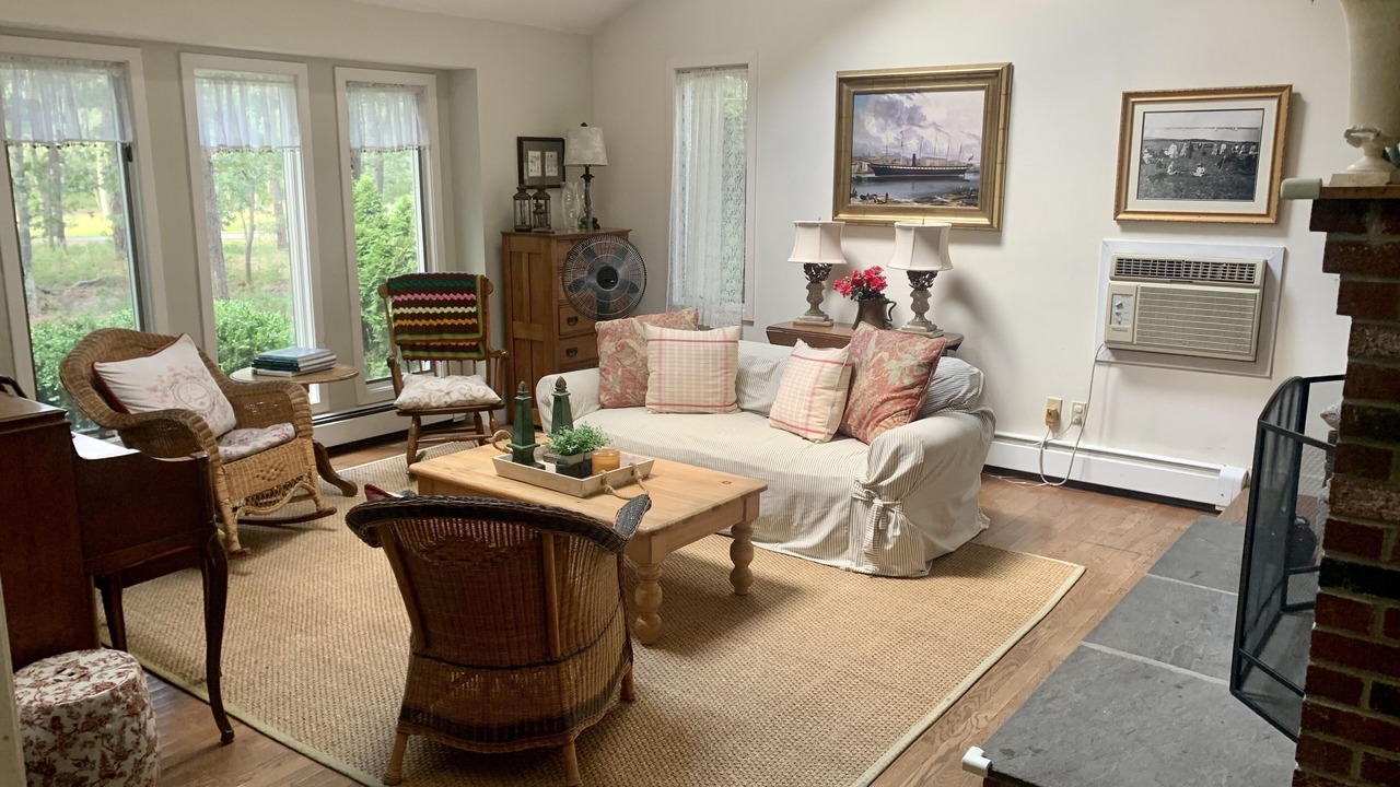 Photo of Livingroom in Lagoon Heights