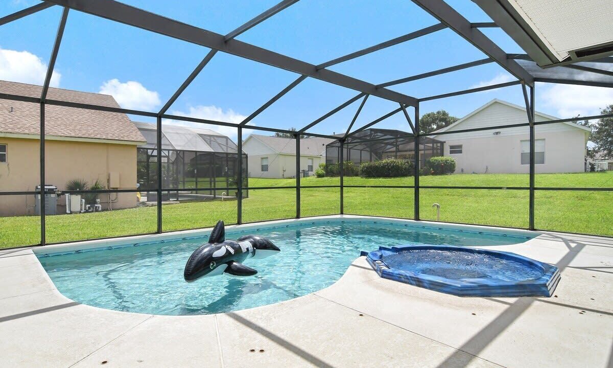 Photo of Outdoor in Orange Tree