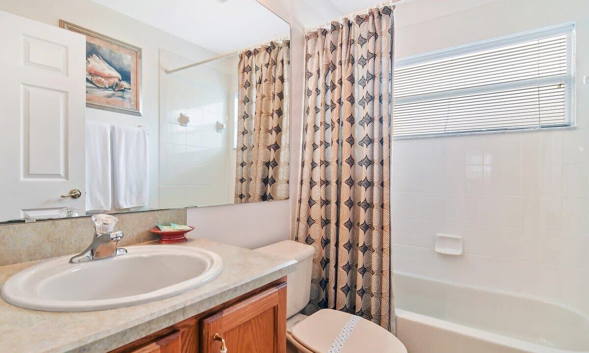 Photo of Bathroom in Orange Tree