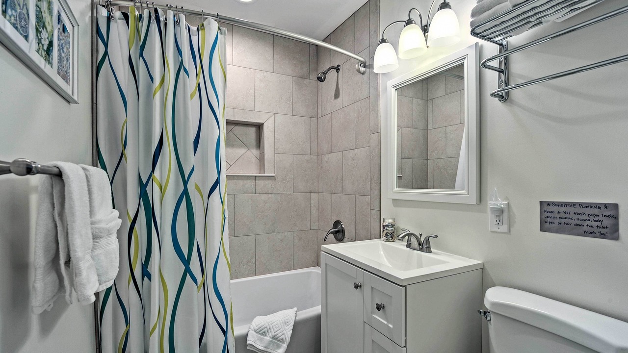 Photo of Bathroom in Colonial Beach