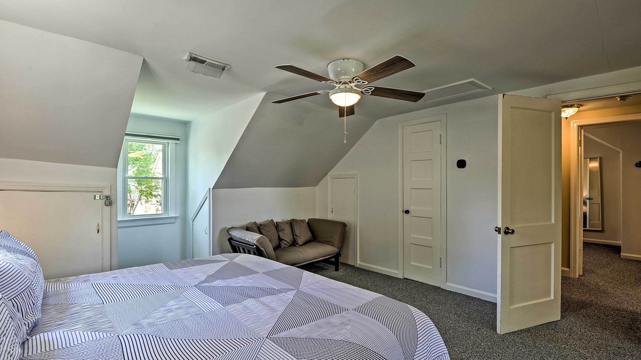Photo of Bedroom in Colonial Beach