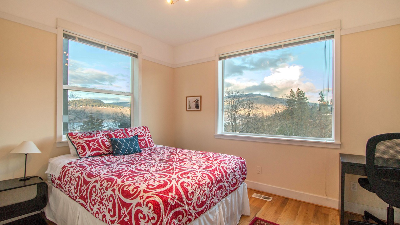 Photo of Bedroom in Hood River