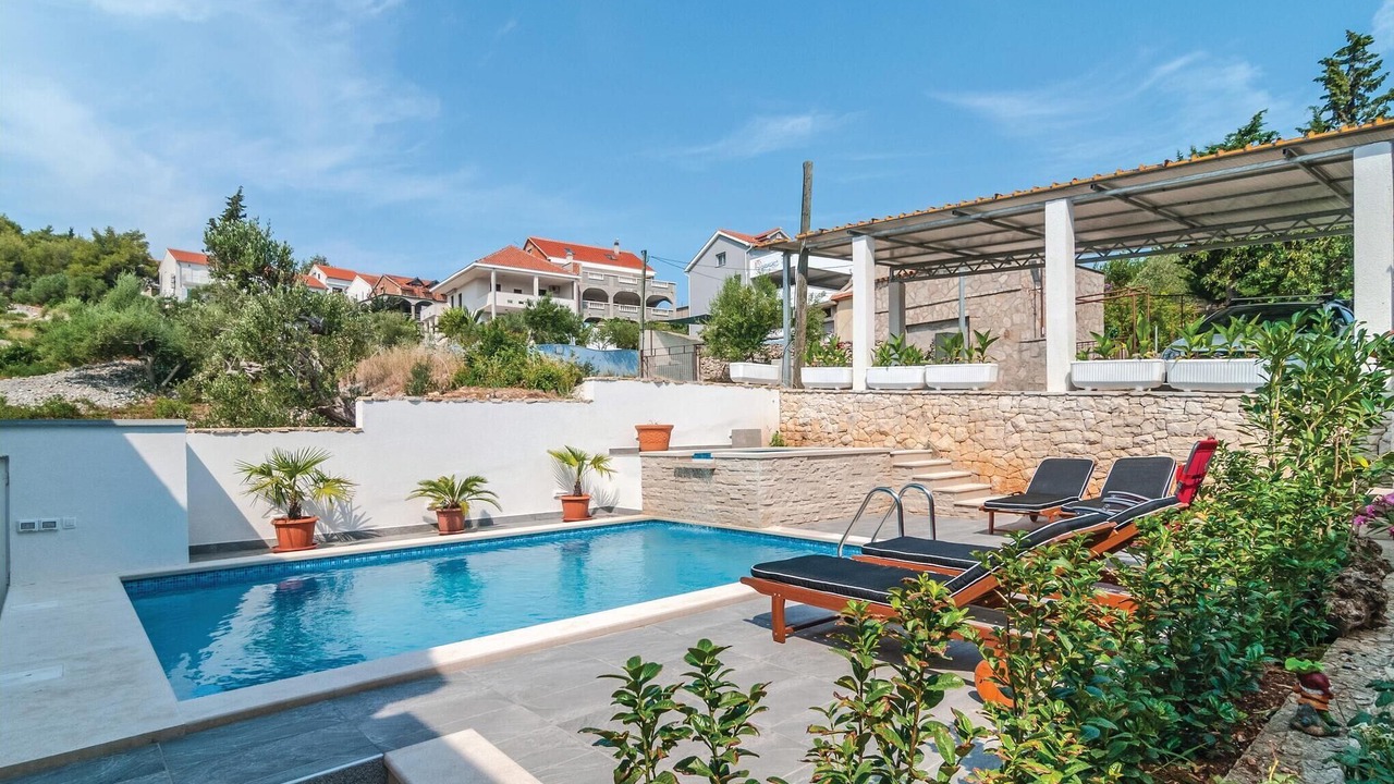Photo of Outdoor in Sutivan