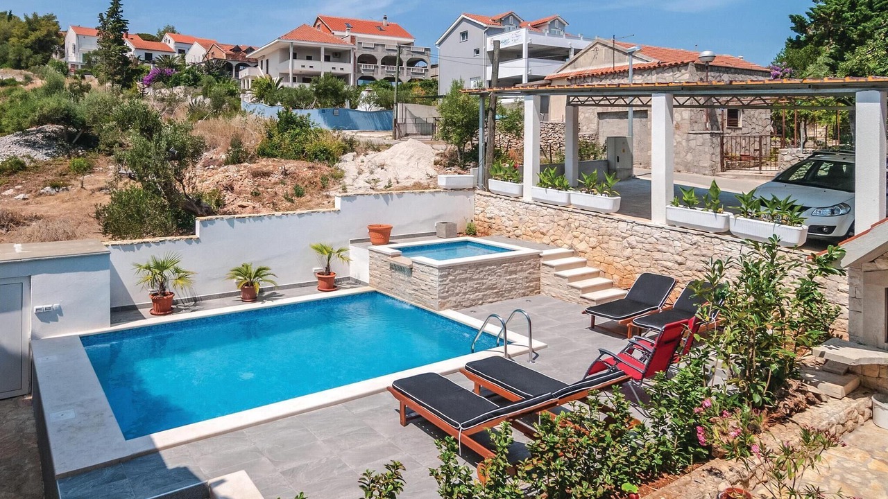 Photo of Outdoor in Sutivan