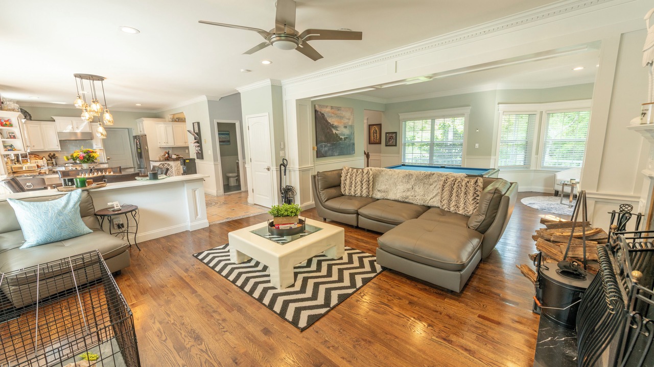 Photo of Livingroom in Manorville