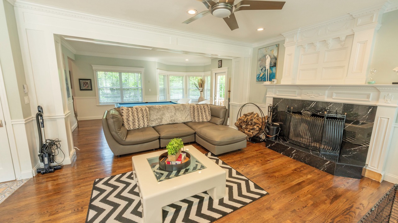 Photo of Livingroom in Manorville
