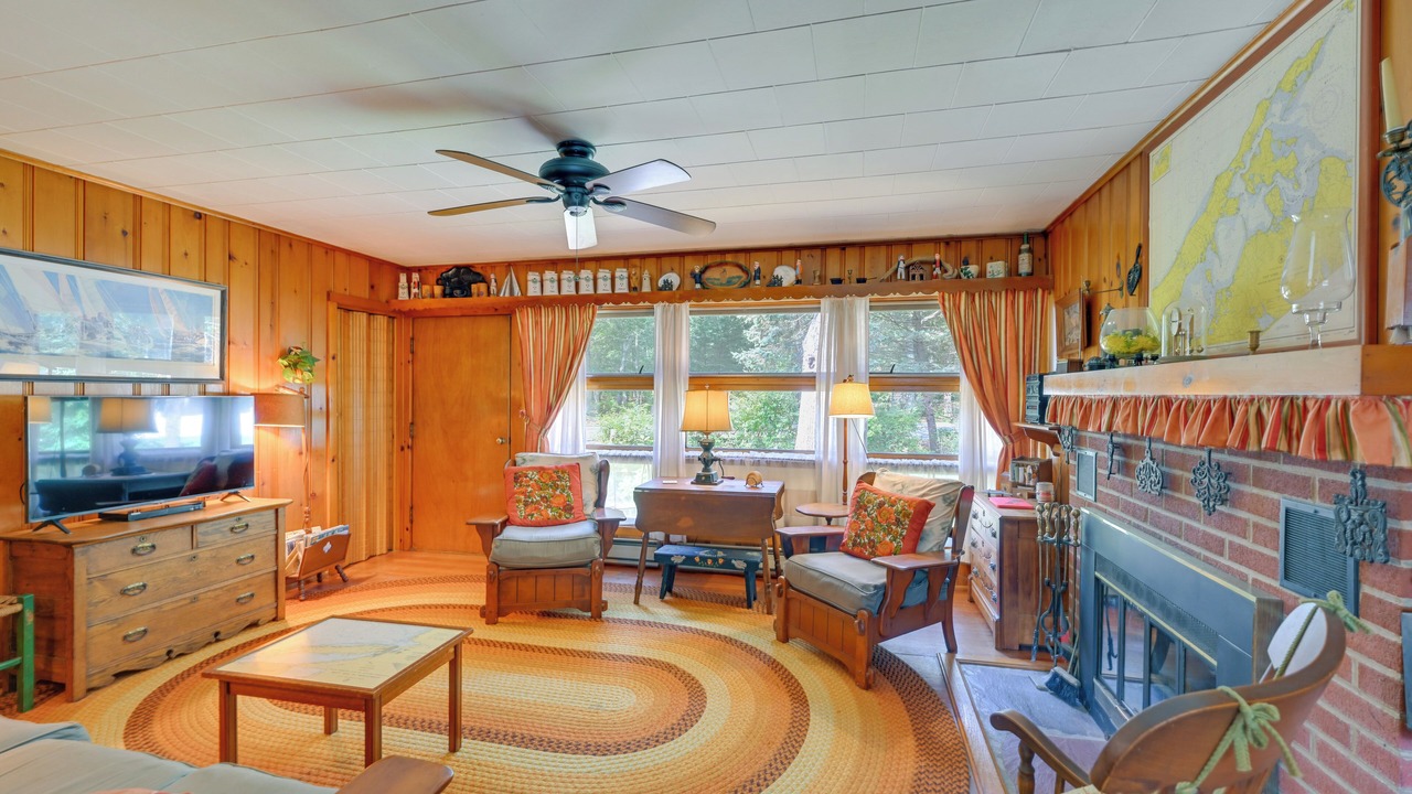 Photo of Livingroom in Cutchogue