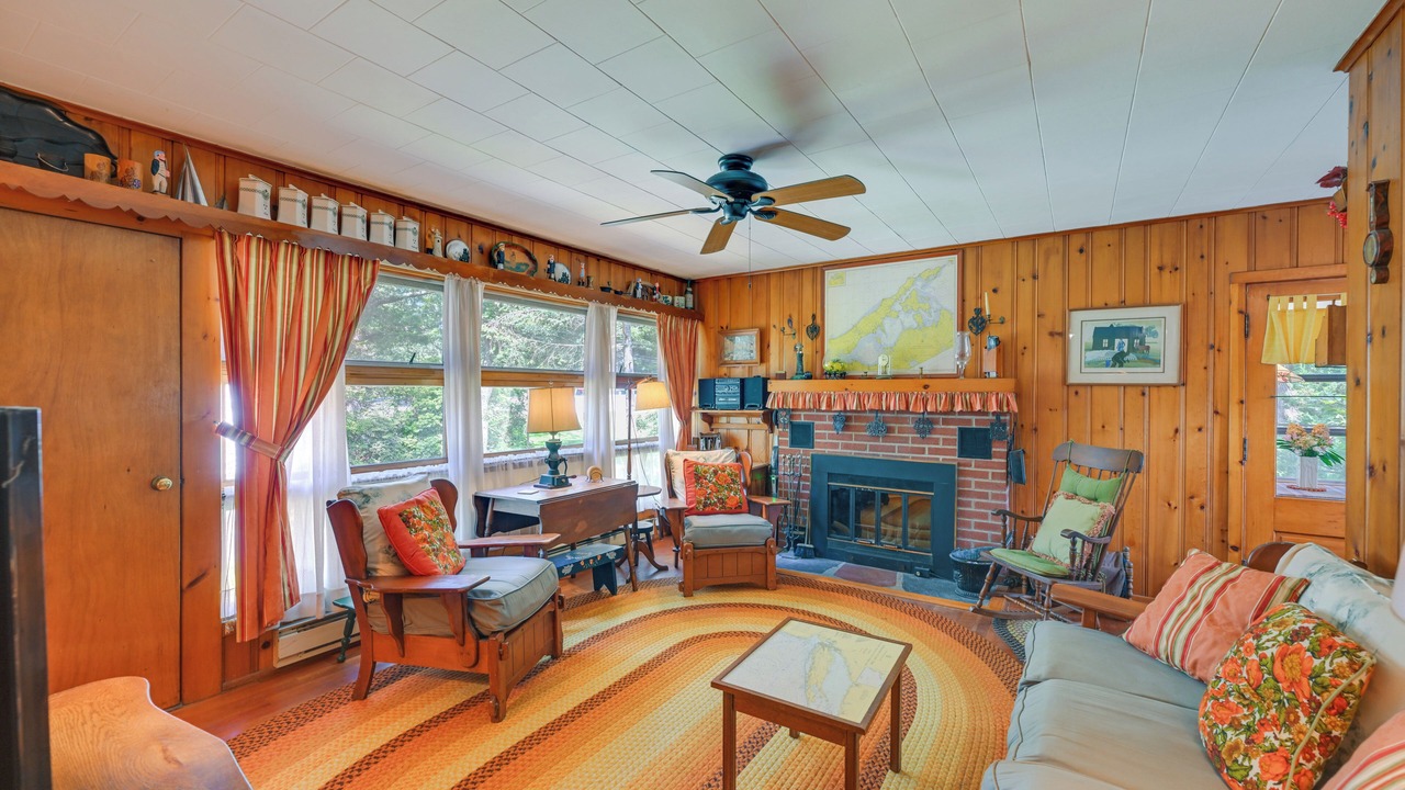 Photo of Livingroom in Cutchogue