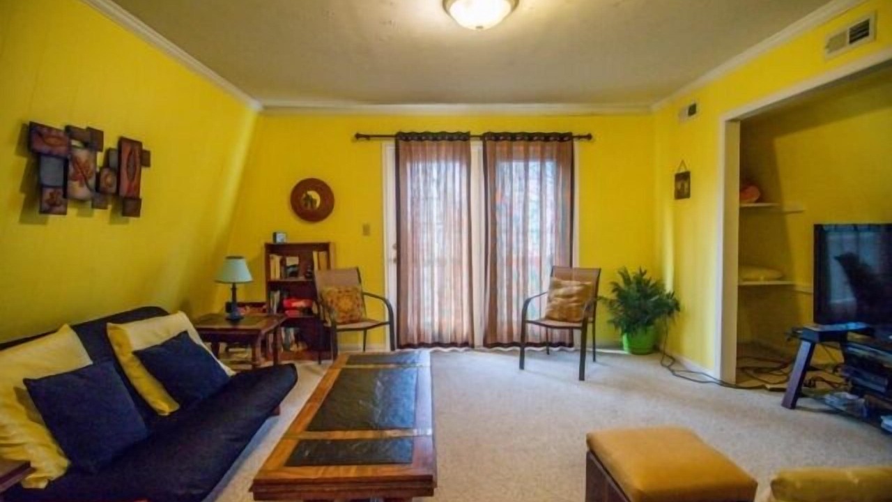 Photo of Livingroom in Huddleston