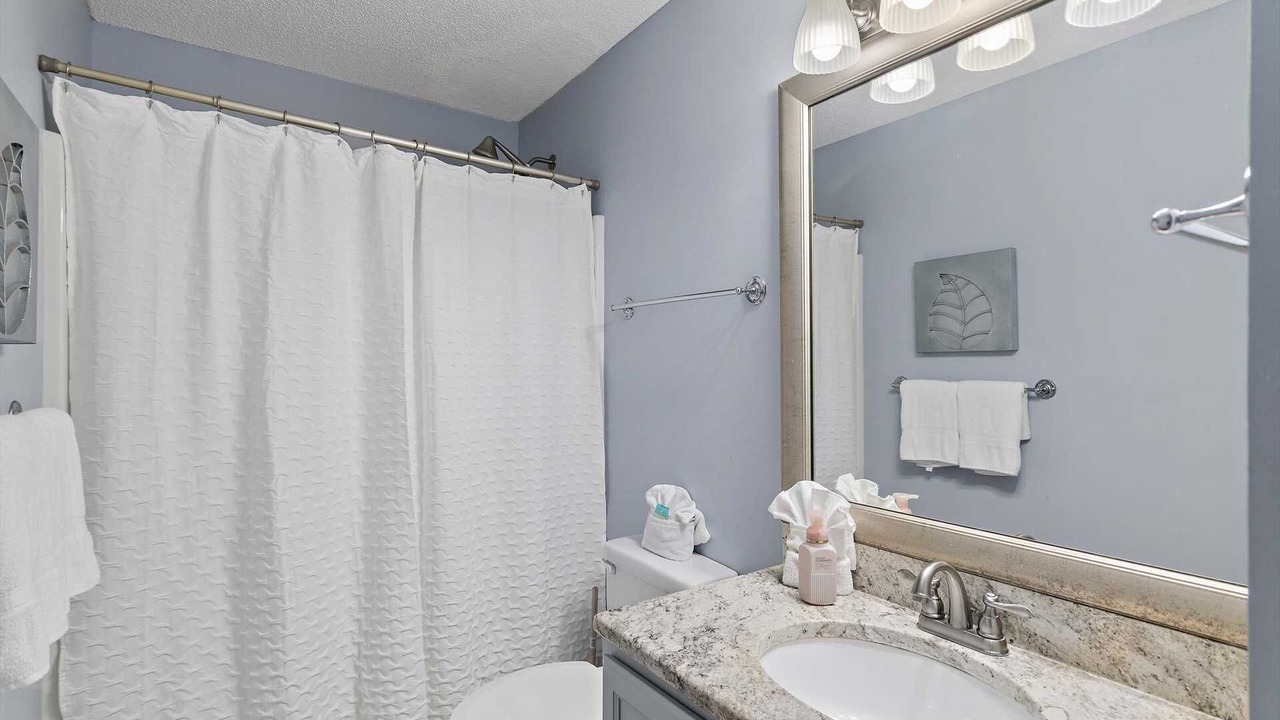 Photo of Bathroom in Avalon Beach Estates