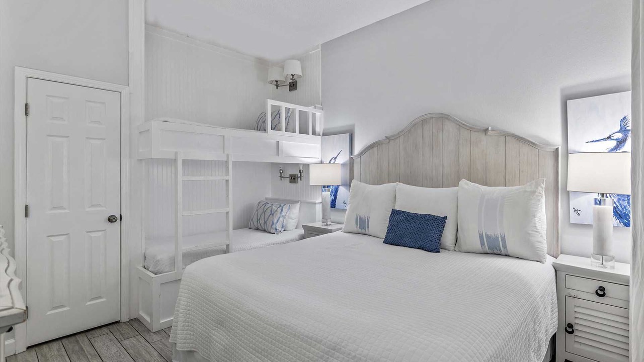 Photo of Bedroom in Avalon Beach Estates