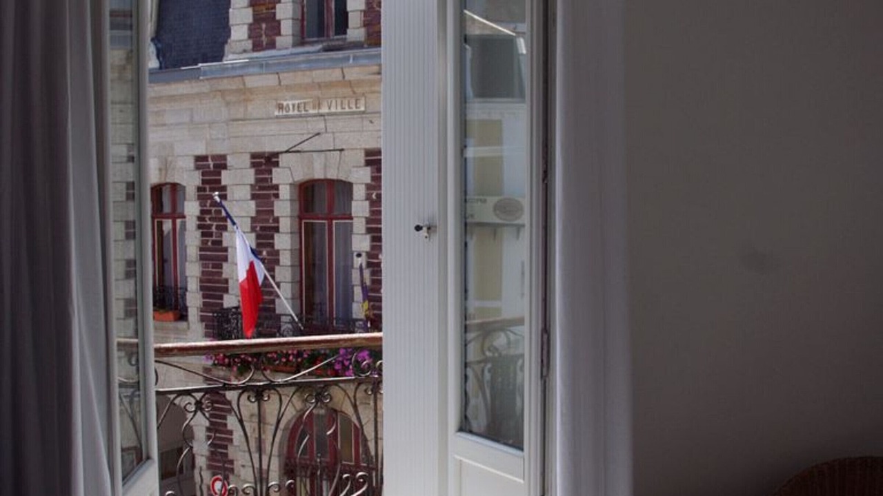 Photo of Others in Le Palais