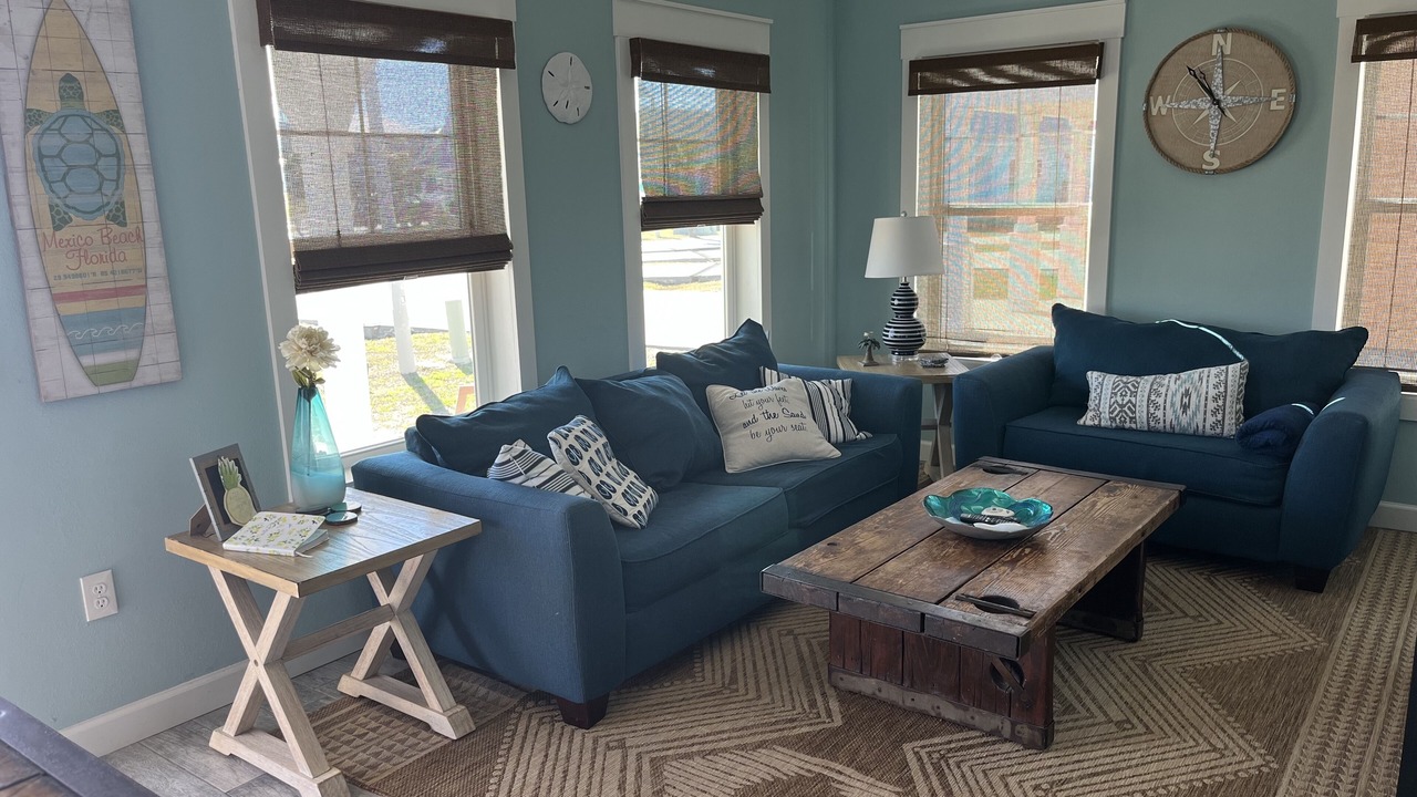 Photo of Livingroom in Mexico Beach