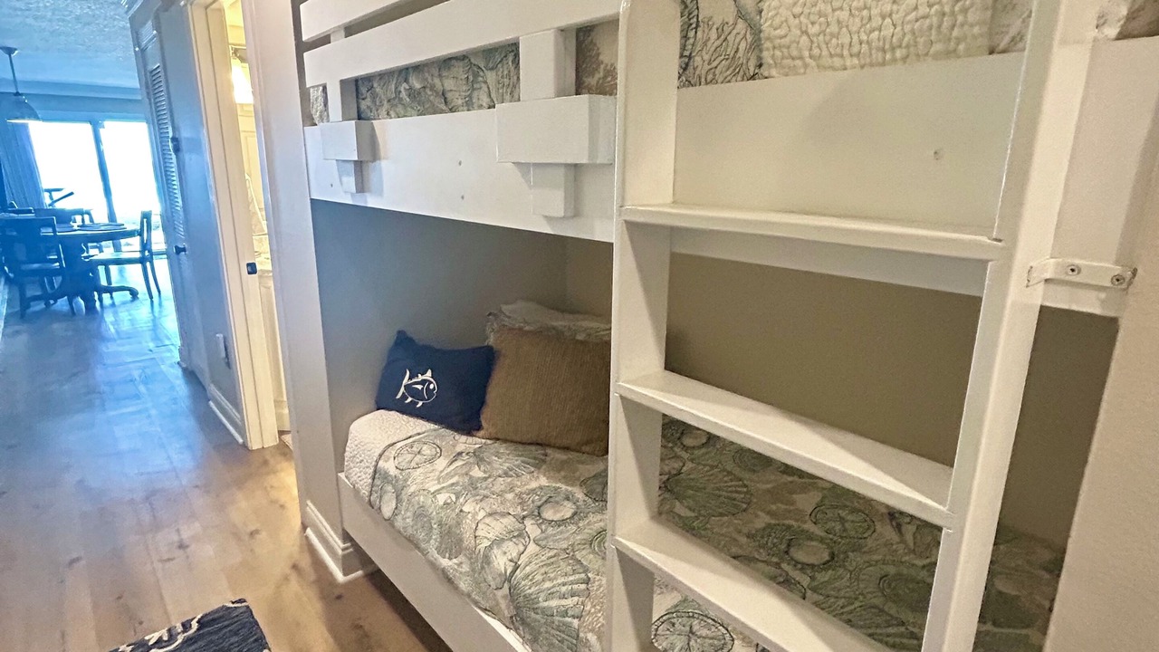 Photo of Bedroom in Crystal Beach