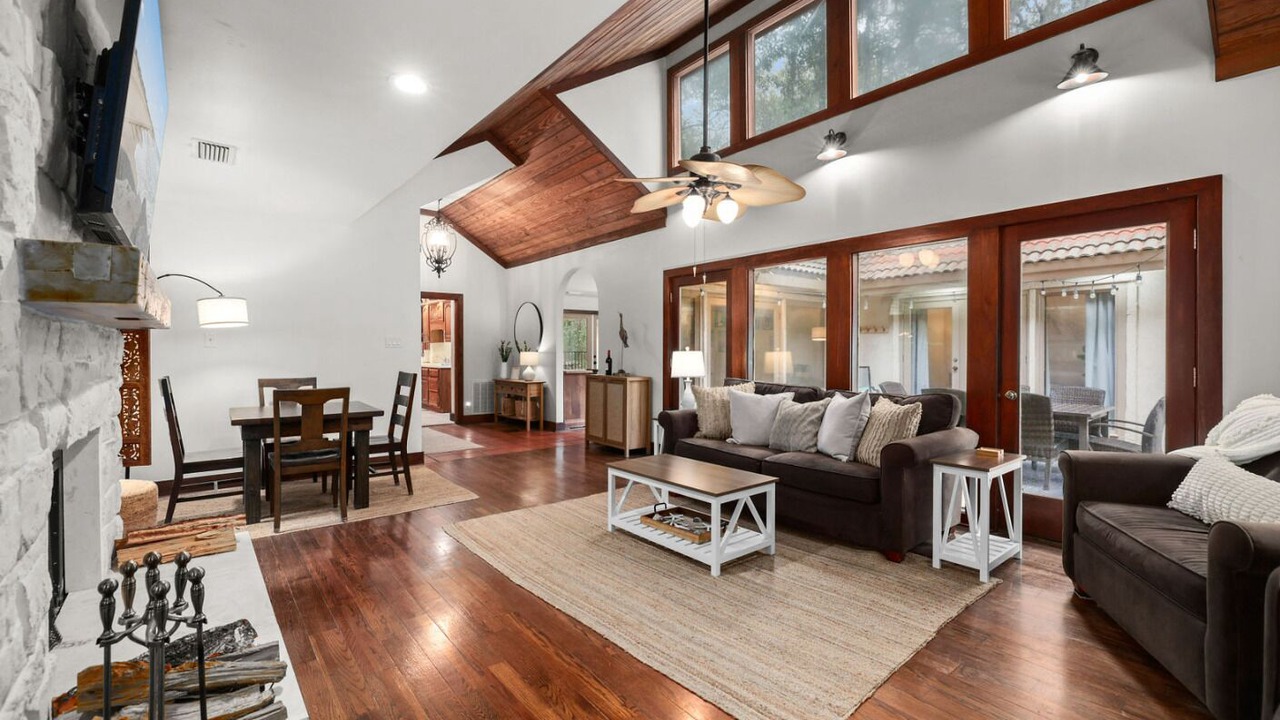 Photo of Livingroom in Heron Oaks