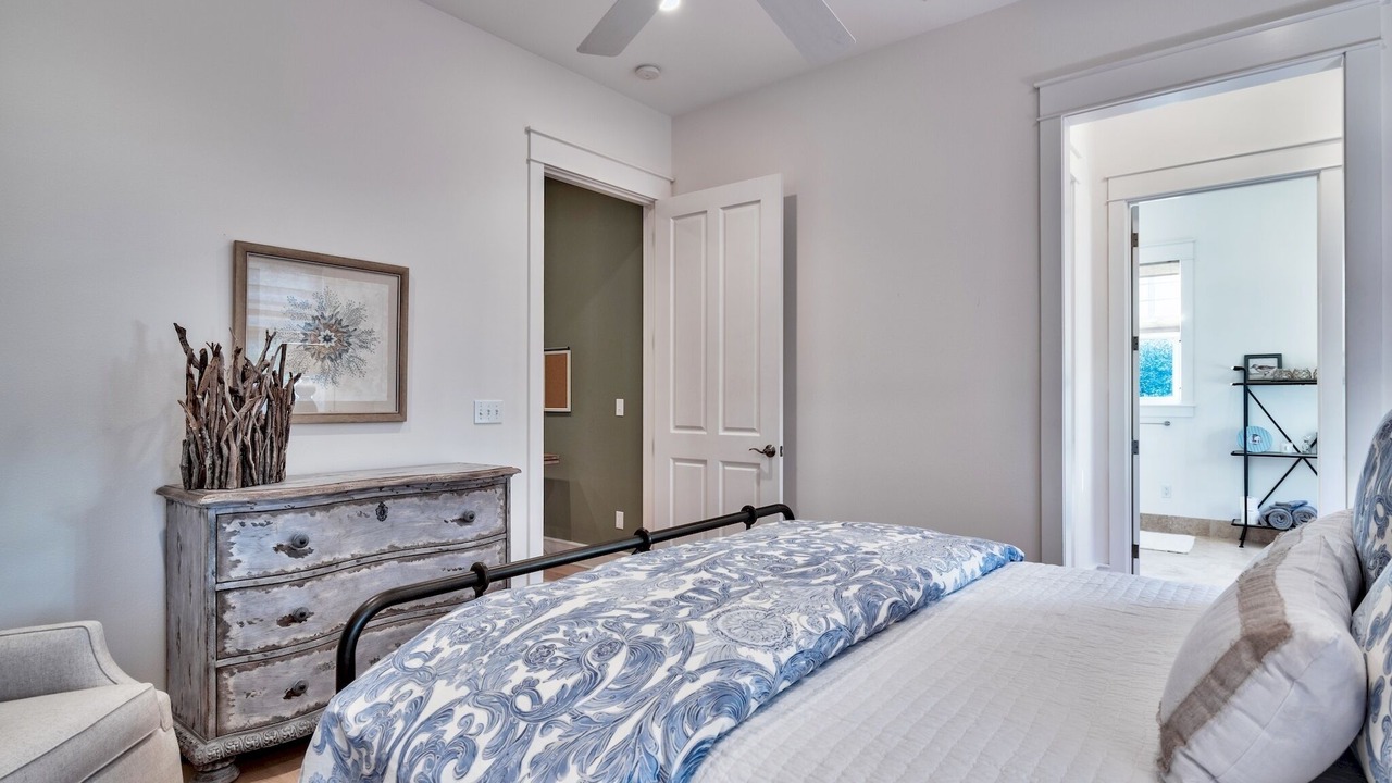 Photo of Bedroom in Cottage District
