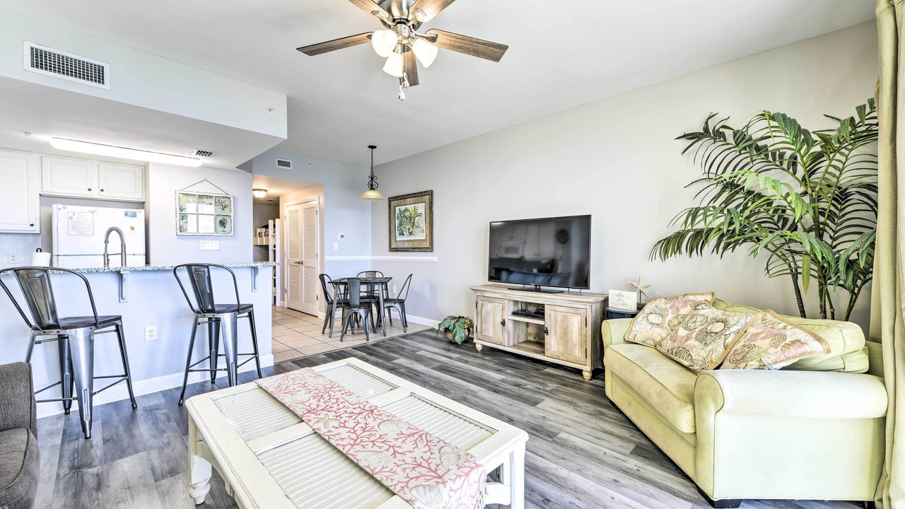 Photo of Livingroom in Lower Grand Lagoon