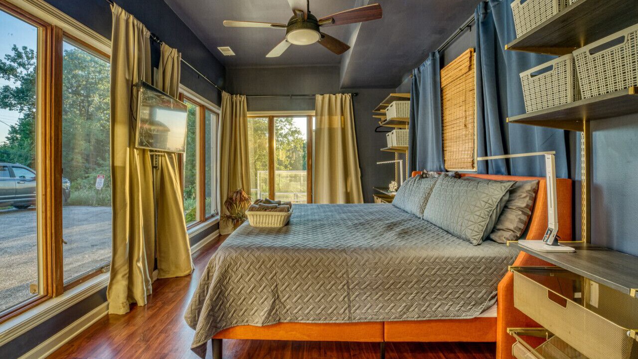 Photo of Bedroom in Miller Beach