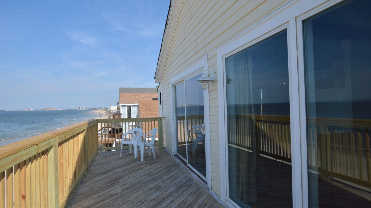 Photo of Patio Balcony in Chic's Beach