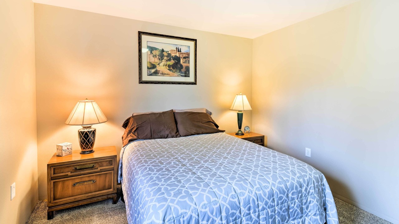 Photo of Bedroom in Mid-Hillside