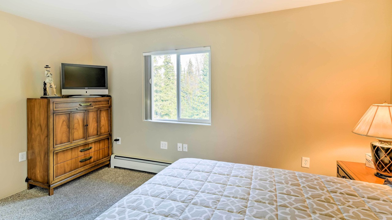 Photo of Bedroom in Mid-Hillside